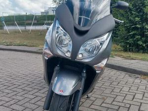 ② HONDA SILVERWING 400 CC