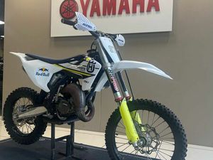 MOTO DE CROSS HUSQVARNA