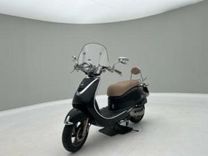 SYM ALLO | WEINIG KM | NETTE STAAT — SCOOTERS | SYM — MARKTPLAATS