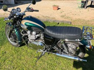 TRIUMPH BONNEVILLE T100