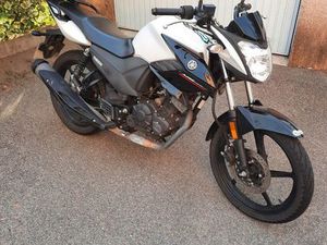 MOTO YAMAHA YS 125 (2021)