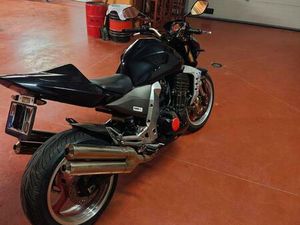 ② KAWASAKI Z1000
