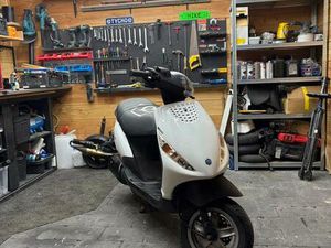 ② PIAGGIO ZIP 125 CC 4T (LEADER)