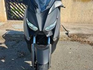 YAMAHA X-MAX 300