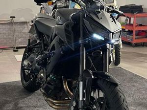 YAMAHA MT-09 IXIL UNFALLFREI GILLES WARTUNG/REIFEN NEU