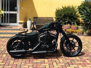 HARLEY DAVIDSON SPORTSTER IRON 883