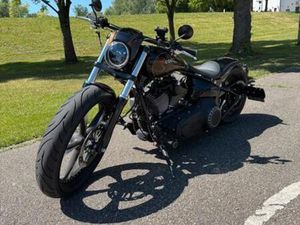 HARLEY DAVIDSON BREAKOUT FXSB THUNDERBIKE TRIPLE 8