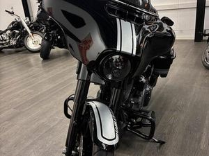 HARLEY DAVIDSON STREET GLIDE