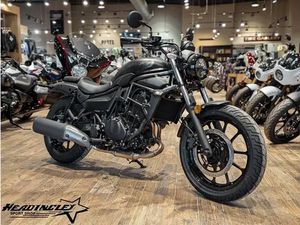 2025 KAWASAKI ELIMINATOR 500 // METALLIC FLAT SPARK BLACK