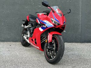 HONDA CBR 650 R E-CLUTCH