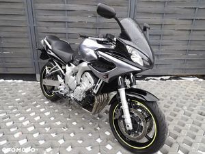 YAMAHA FZ6