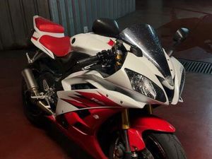 ② YAMAHA R6