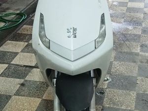 SCOOTER PEUGEOT PARA PEÇAS BENFICA