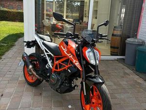 ② POT D'ÉCHAPPEMENT KTM DUKE 390 AKRAPOVIC