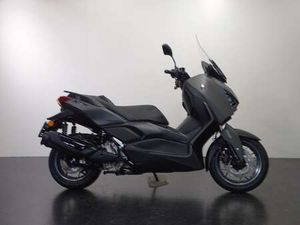 YAMAHA X-MAX 300 ABS ZWART