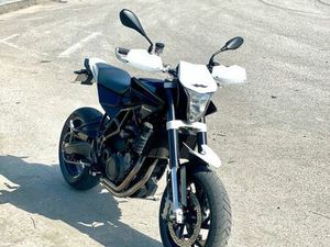 HUSQVARNA NUDA 900 POMBAL