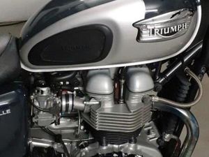 TRIUMPH BONNEVILLE
