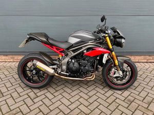 TRIUMPH SPEED TRIPLE 1050 NAKED PETROL MANUAL (129 PS) 1050 CC