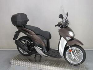 YAMAHA XENTER 125 RUOTE ALTE PEDANA PIATTA