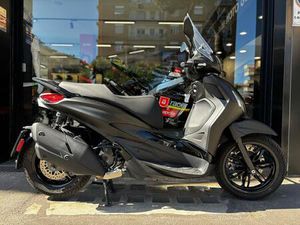 VENDO PIAGGIO BEVERLY 300 S ABS-ASR (2021 - 25) USATA A ROMA (CODICE 9891065) - MOTO.IT