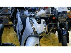 VENDO HONDA SH 150 I (2017 - 19) USATA A GENOVA (CODICE 9891143) - MOTO.IT