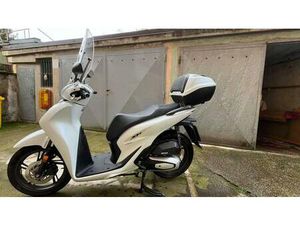 VENDO HONDA SH 150I (2024 - 25) USATA A MILANO (CODICE 9890588) - MOTO.IT