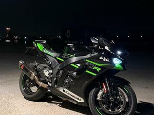 ② KAWASAKI ZX10R (PAPIER 100CH)