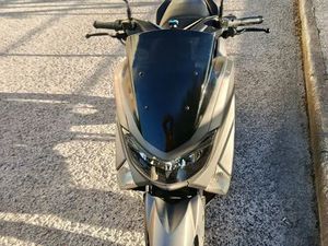 NMAX 125 PRETA/CINZA POUCOS KILOMETROS ALGÉS, LINDA-A-VELHA E CRUZ QUEBRADA-DAFUNDO