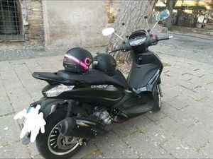 PIAGGIO BEVERLY 300 POLICE NERO