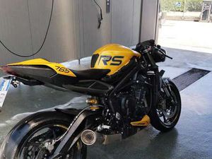 TRIUMPH STREET TRIPLE RS RS GIALLO