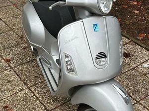 ② VESPA GTS 125