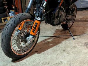 KTM 640 LC4 AKRAPOVIC A2