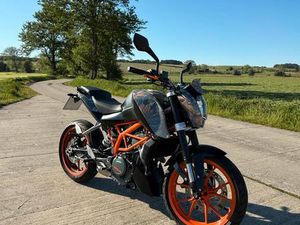 KTM DUKE 390