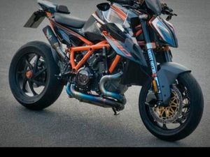 KTM SUPER DUKE 1290R