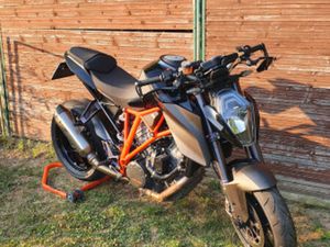 KTM 1290 SUPER DUKE R