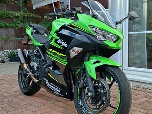 KAWASAKI NINJA 400 KRT EDITION A2 UNFALLFREI SHARK AUSPUFF LED
