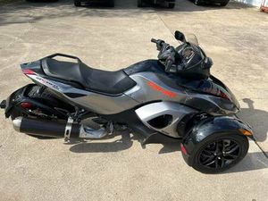 UNBELIEVABLY NICE 2011 CAN-AM SPYDER RS-S SE5
