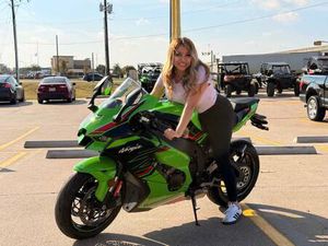 2023 KAWASAKI ZX1002MPFAL NINJA ZX-10R KRT ||SPECIALS ON THE LOW MILES