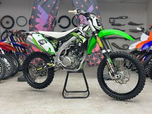 KAWASAKI KXF 450 CC ROK 2013 - USZKODZONY WALEK/ZAWÓR SZCZECINEK
