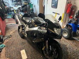 SUZUKI GSXR 1000K2 TÜV 06/27/ TRW-FUßRASTEN/ DEVIL/ LSL