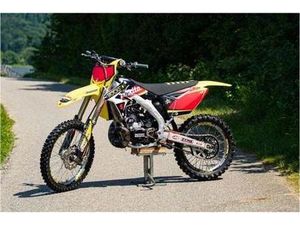 SUZUKI RM 250 AF – 2-TAKT – PROFI NEUAUFBAU – SHOWA / PRO CIRCUIT