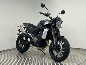 HUSQVARNA SVARTPILEN 801 NAKED PETROL MANUAL X-RING EURO 5 (104 PS) 799 CC