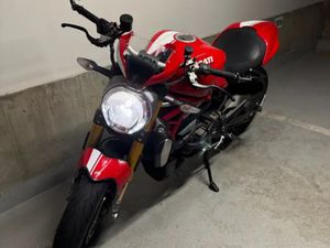 DUCATI MONSTER