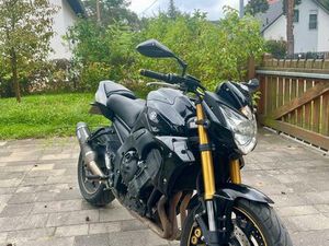 YAMAHA FZ8