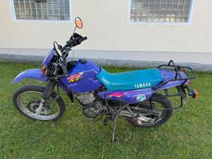 YAMAHA XT 600