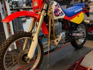 HONDA XR600R