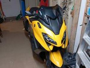 YAMAHA T MAX 560 - 2023