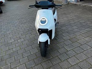 NIU MQI GT ELEKTROROLLER 125ER 75KM/H NEUWERTIG 300KM