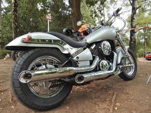 ② KAWASAKI VULCAN 800