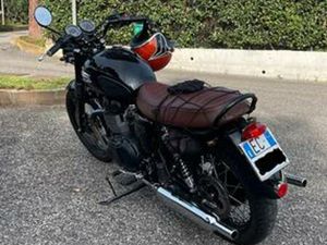 TRIUMPH BONNEVILLE T100 BLACK